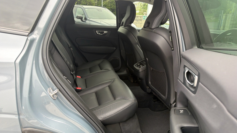 Volvo Xc60 2.0 B4P Plus Dark 5dr Geartronic Petrol Estate